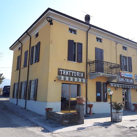 Trattoria Cattani Hotel Medesano Exterior foto